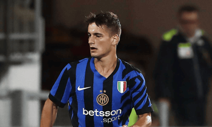 Tuy chưa có số áo cố định nhưng Berenbruch là tiền vệ vô cùng quan trọng